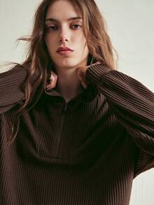 Écloséra French Retro Style Pullover Front Zipper Textured Ribbed Coffee Brown Long-Sleeved Sweatshirt For Spring Wear, Women's Casual Top, Women's Brown Top For Going Out.