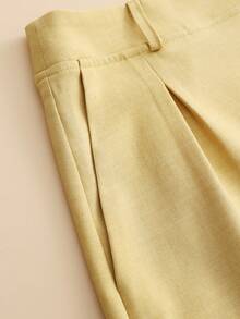 Franclia Petite Conjunto elegante de 2 peças em linho amarelo pálido para mulher, colete de abotoamento simples e calções plissados, fato curto casual de verão para chá de tarde, conjunto liso de verão para mulheres petite - Amarelo - Ver 4