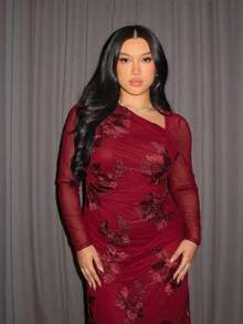 Firerie 大码女式优雅简约时尚基础款日常穿搭ins风通勤时尚达人音乐节刺绣弹力网纱不规则领口褶皱修身长袖连衣裙 - 紅色 - 查看 4