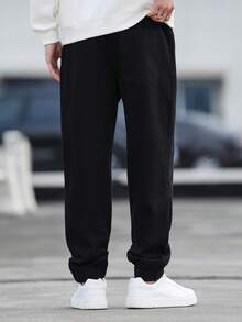 Manfinity Hypemode 男士抽绳腰带口袋休闲通勤慢跑牛仔裤 - 黑色 - 查看 2