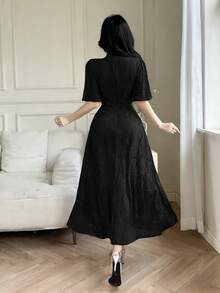 Modelyn 女士纯色简约高领短袖连衣裙，休闲日常穿着 - 黑色 - 查看 2