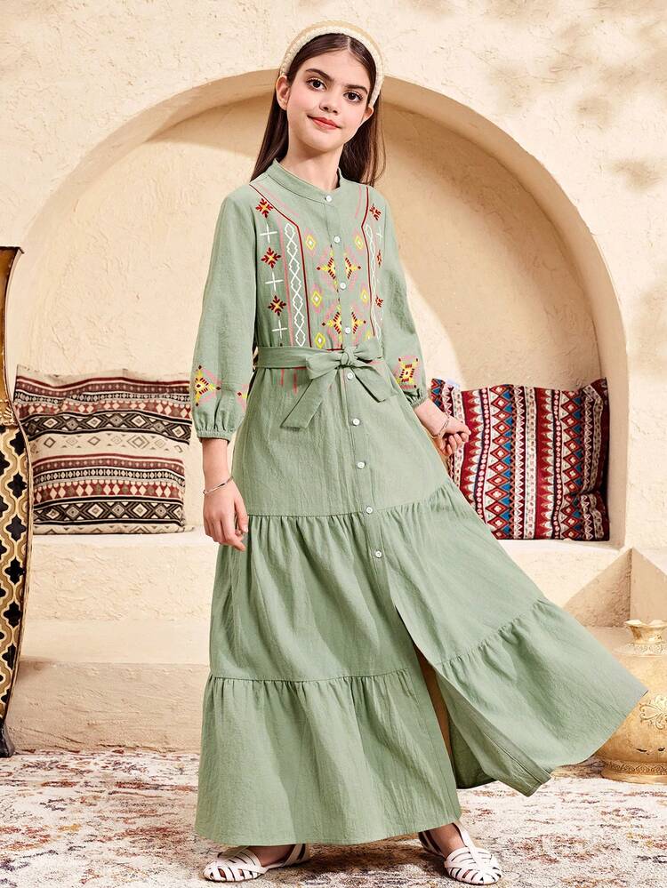 SHEIN Tween Girl Woven Solid Collar Floral Casual Dress Cotton Dresses For Girls Embroidered Girls Dress Matching Sister Dresses Light Green Muslim Kids Dress Sage Girl Dress - Green - View 5