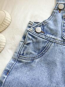 男童新款水洗蓝色休闲宽松牛仔背带裤，带口袋和按扣装饰，易于穿脱，百搭时尚，适合日常穿着 - 淺色水洗藍 - 查看 6