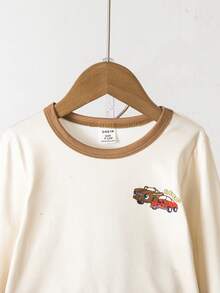 男婴针织圆领长袖上衣和裤子套装，常规版型，休闲时尚，汽车和英文印花睡衣家居服。