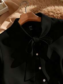 Franclia 时尚蝴蝶结纽扣装饰短袖百搭女式衬衫 - 黑色 - 查看 5