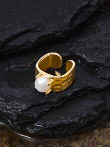 Opalesca 1枚时尚欧美几何方形开口巴洛克风格人造珍珠戒指，高端个性化奢华巴洛克几何戒指，适合搭配服饰，展现古朴典雅气质，是婚礼/新娘配饰、西式珠宝、仙女风/精灵风、珍珠、秋冬款等多种风格的理想之选。 - 金黃色 - 查看 2