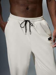 Manfinity Acti Log 男士字母图案抽绳腰带口袋运动裤 - 杏色 - 查看 5