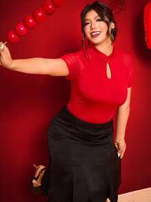 Cravure Plus Size Women's Elegant Vintage Chinese Style Button Decor Red T-Shirt, Short Sleeve - Red - View 4