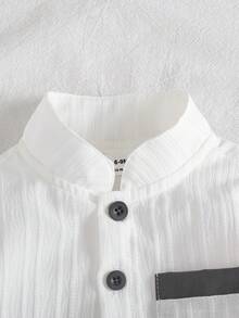 SHEIN Vintaside Kids 男婴立领短袖衬衫套装（2件套），纽扣设计，贴袋T恤上衣搭配松紧腰短裤，休闲复古宽松舒适套装，夏季新品 - 灰色 - 查看 4