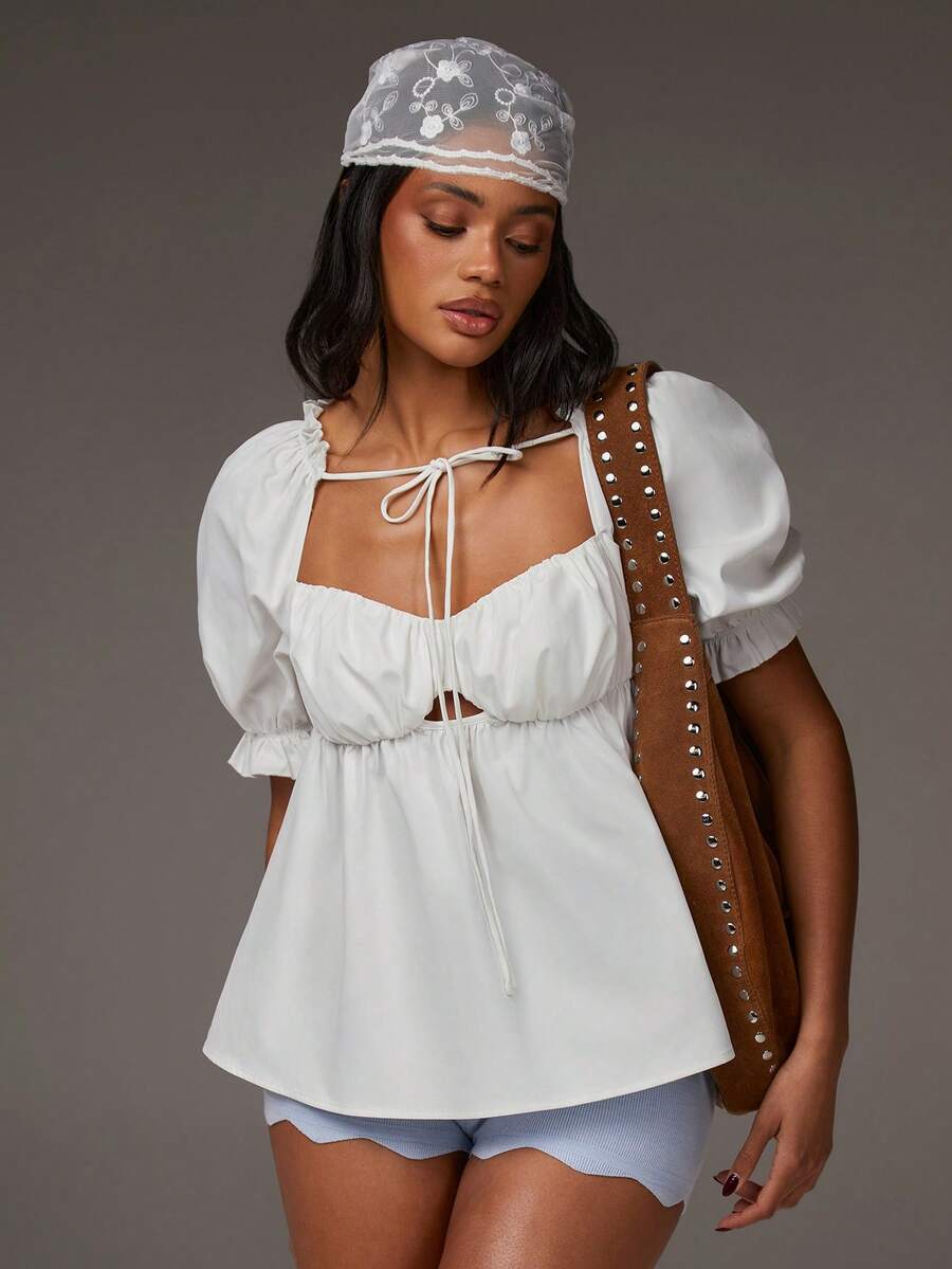 Athîral 纯色褶裥装饰前领短泡泡袖时尚衬衫。白色上衣。适合夏季穿着。度假风女装。波西米亚风穿搭 - 白色 - 查看 1