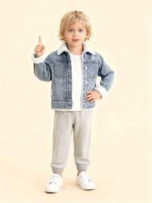 Young Boys' New Blue Washed Casual Loose Denim Jacket, Featuring Distressed Wash, Soft Cotton Denim Fabric, And Fleece Collar. A Must-Have For Fashion-Forward Boys, Suitable For Autumn/Winter Wear, Versatile For Daily Outfits, Photoshoots, Outings, And Gatherings. New Arrival For Autumn Season