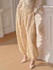 SHEIN Unity Nuevos pantalones de linterna con bordado floral de encaje francés de otoño, pantalones largos versátiles para mujer - Caqui - Ver 3