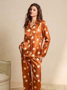 Bộ đồ ngủ nữ in chấm bi cỡ tiêu chuẩn, gồm áo tay dài có cổ và quần dài, đủ thoải mái để mặc ngoài trời. - màu nâu - Xem 3