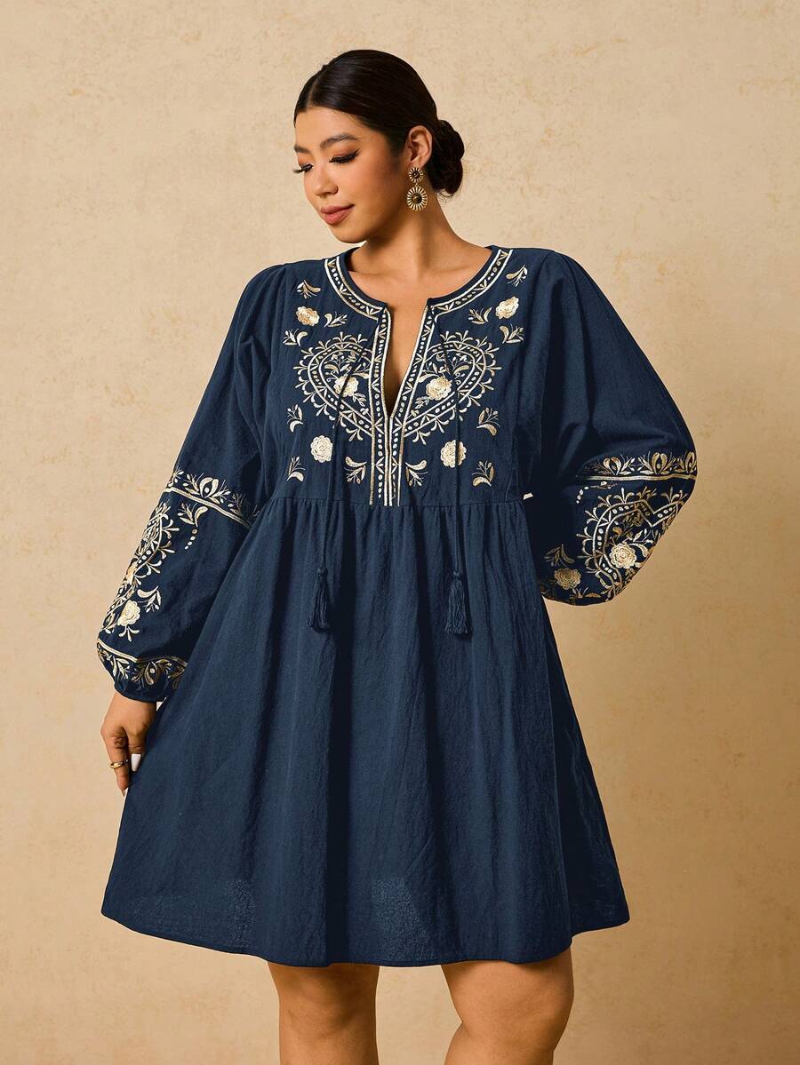 Travachic 大码休闲波西米亚风黑色刺绣连衣裙，100%纯棉材质，正面系带蝴蝶结，长袖宽松迷你连衣裙，适合秋季穿着。 - 藍色 - 查看 1