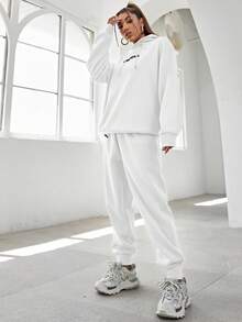 EURMUSE Sudadera con capucha y pantalón de chándal con gráfico de letras, hombros caídos y cordón ajustable de algodón - Blanco - Ver 4