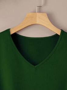 INAWLY 素色V領T恤 - 墨綠色 - 查看 4