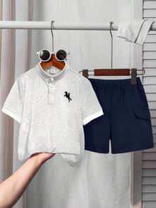 SHEIN Little Byeori 两件套男童舒适立领撞色休闲时尚日常百搭针织衫T恤和梭织短裤，适合春夏穿着，适合日常穿着、运动、郊游、上学、聚会、节日、演出、摄影等场合。 - 藏蓝色 - 查看 3
