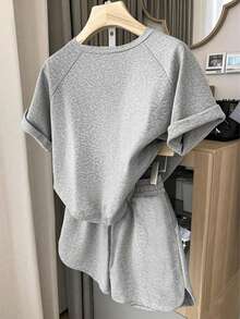 EMERY ROSE Plus Size Women Letter & Branch Print Raglan Short Sleeve T-Shirt And Shorts Casual Set - Grey - View 2