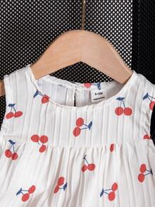 SHEIN 女婴白色纯色提花纹理面料圆领无袖露脐褶皱背心，饰以彩色波点印花，搭配粉色弹力腰舒适简约短裤，休闲度假装扮，春夏皆宜。 - 紅色 - 查看 6