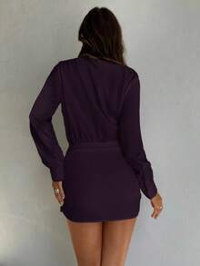 Aloruh Gaun Mini Putih Wanita Model Terbaru Musim Gugur/Dingin, Leher V Dalam, Lengan Panjang, dan Detail Kerut - Purple - View 2