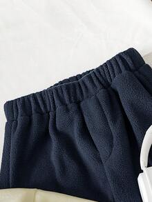 Genkimix Kids Bộ 2 món đồ chơi bé trai Genkimix: Áo hoodie in chữ có túi và quần ống côn màu trơn. - Màu be - Xem 6