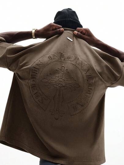 SUMWON Camiseta holgada para hombre con diseño gráfico de cruz bordada, ajuste regular, manga corta, cuello redondo