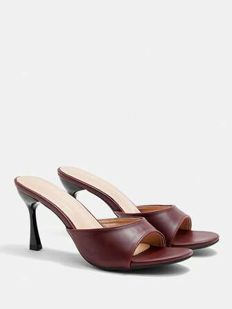 CUCCOO CURVES Wide Fit Women's Black Classic Mule Flats, Comfortable Low Heel Sandals Suitable For Commuting, Dates, Gatherings, Vacations, Parties, And Various Occasions