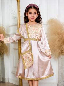 Vestido de niña de color champán con cuello redondo tejido en jacquard, con jacquard delantero, puño de manga de gota de agua abierto en la espalda, ribete de encaje dorado, chal, cinturón y bolso bandolera, elegante y de moda para salidas y fiestas - Albaricoque - Ver 5