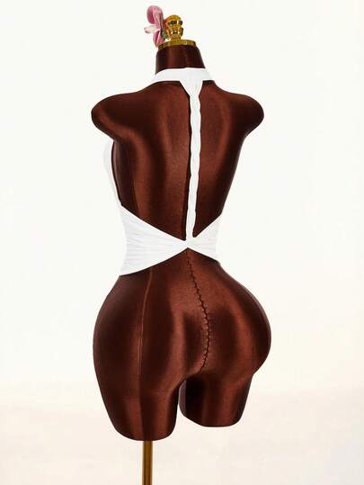 Amplova Damtopp med urringning, repomslag baktill och rynkad framsida, modern och sexig