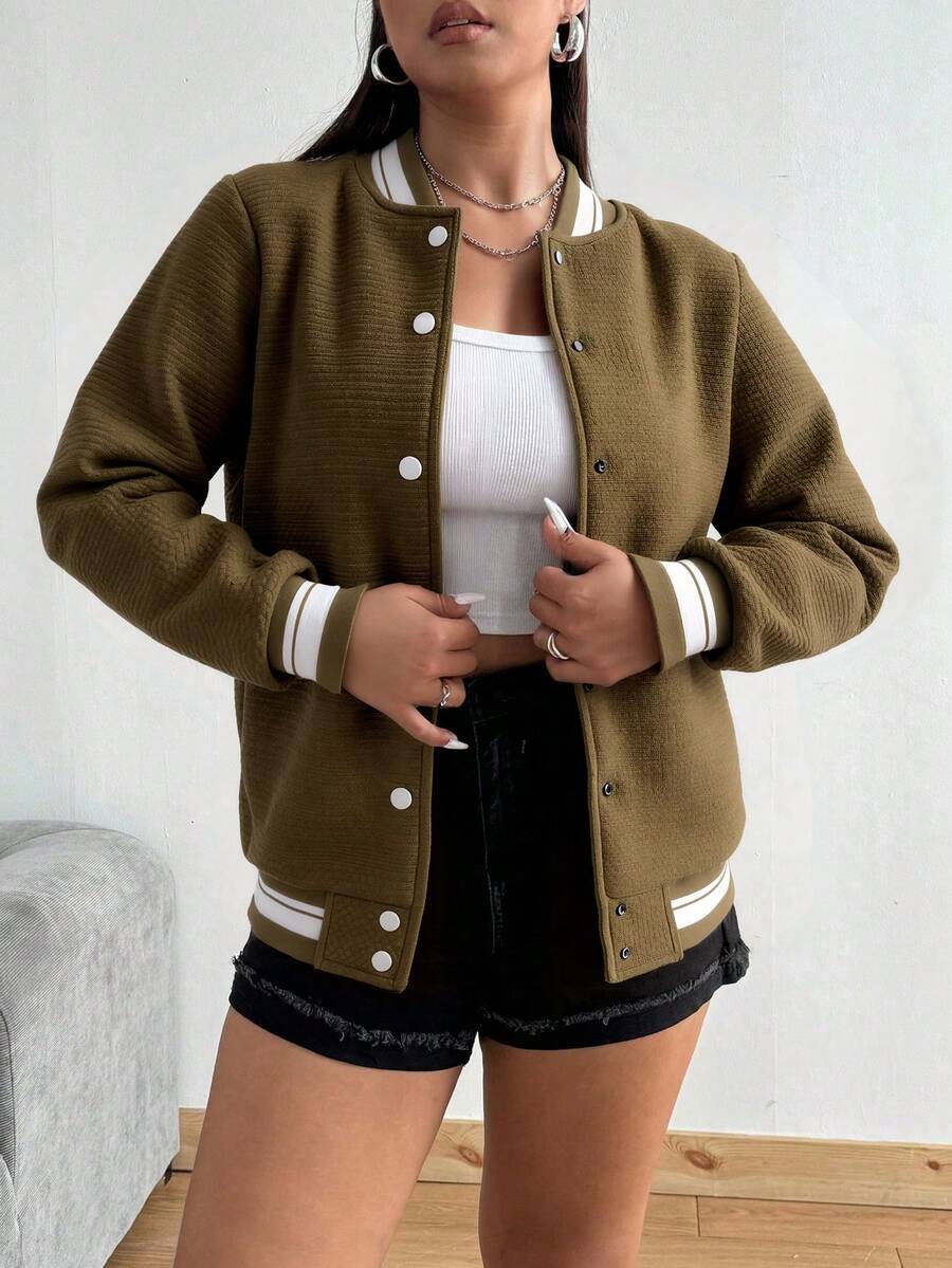 Chaqueta de béisbol para mujeres - lleno de textura de empalme geométrico en relieve, chaqueta de béisbol deportivo casual, adecuada para la academia, comienzo de la escuela y regreso a la escuela - Camel - Ver 1