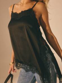 Aralina 女士缎面蕾丝边饰不对称下摆时尚派对吊带背心黑色上衣外出长款缎面春夏上衣婚礼宾客女士优雅可爱休闲上衣 - 黑色 - 查看 4