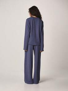 MISSGUIDED Bộ đồ mặc nhà hai mảnh gồm áo dài tay cổ chữ V và quần ống rộng kẻ sọc ngang. - Màu xanh ngọc - Xem 3