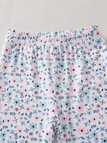 SHEIN GraphicGems Set de 2 piezas de pijama para niña pequeña con leggings y body de manga corta con estampado floral y de conejo - Multicolor - Ver 3