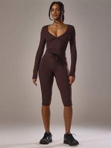 Musera Sport 运动V领修身长袖上衣，适合运动、健身、休闲等场合，春夏皆宜。 - 咖啡棕 - 查看 5