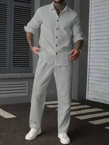 Manfinity CasualCool Bộ áo sơ mi nam dài tay cài cúc phía trước màu trơn, bộ đồ nam phối hợp 2 mảnh, bộ áo sơ mi hai mảnh nam mới mùa xuân hè, bộ áo sơ mi dài tay kẻ sọc màu trơn dành cho nam. - Xám - Xem 4