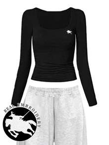 INAWLY New Arrival Hot Selling Women's Black T-Shirt With Embroidered Knight Design