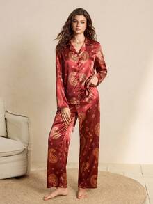 Bộ đồ ngủ nữ cỡ tiêu chuẩn với cổ áo ve lật, tay dài và quần dài, thoải mái khi mặc ngoài trời. - Đỏ - Xem 3