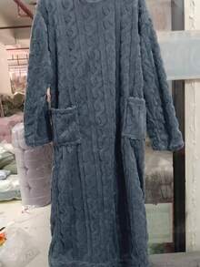 秋冬珊瑚绒长款浴袍，新款冬季加大码睡衣，保暖家居服加厚保暖加长浴袍/睡袍/睡衣，温暖柔软休闲全身浴袍，休闲长袖圆领法兰绒浴袍，女士秋冬家居服睡裙 - 彩色 - 查看 10