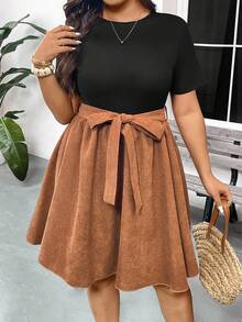 SHEIN Frenchy 大码夏季休闲撞色圆领短袖连衣裙 - 彩色 - 查看 4