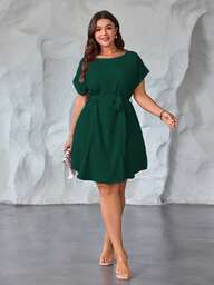 SHEIN Clasi Vestido feminino plus size de tecido plano, modelo casual de primavera/verão, com amarração na cintura, mangas redondas e decote redondo, na cor rosa lótus.