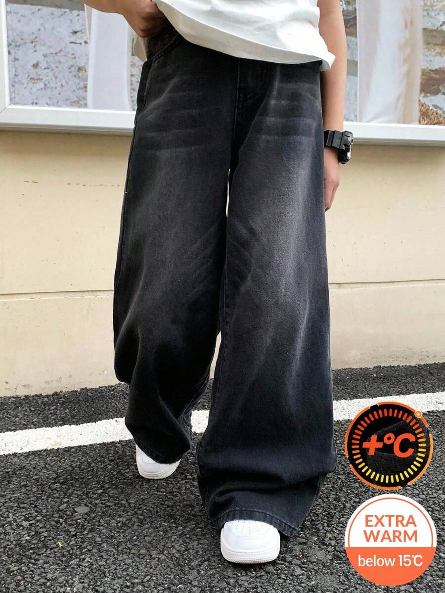 Moda adolescente masculina, casual, vintage, descolada, streetwear, para a volta às aulas e faculdade. Calça jeans preta, básica, simples e confortável, com forro de lã para aquecer. Calça jeans folgada, macia, ideal para o dia a dia, inverno e outono, perfeita para festivais rave e streetwear. Calça jeans cinza, larga e preta. - Preto - Ver 1