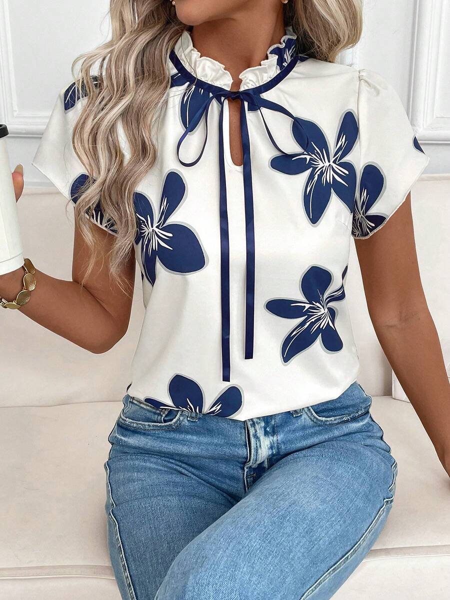 SHEIN Clasi Áo kiểu nữ mới, thời trang và thanh lịch với viền bèo nhún, họa tiết hoa phối màu tương phản, phù hợp cho mặc hàng ngày, đi làm và nhiều dịp khác nhau. - Xanh và trắng - Xem 1