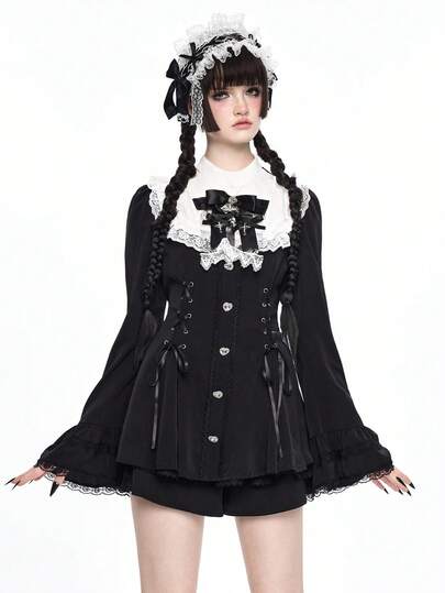 Ensemble 2 pièces chemise ajustée col claudine nœud papillon et short, pendentif croix gothique sombre