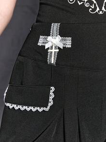 ROMWE Quần short họa tiết ren, mặt dây chuyền hình thánh giá bằng kim loại, kiểu dáng Gothic tối màu, họa tiết búp bê, phối ren, có đèn lồng. - màu đen - Xem 6