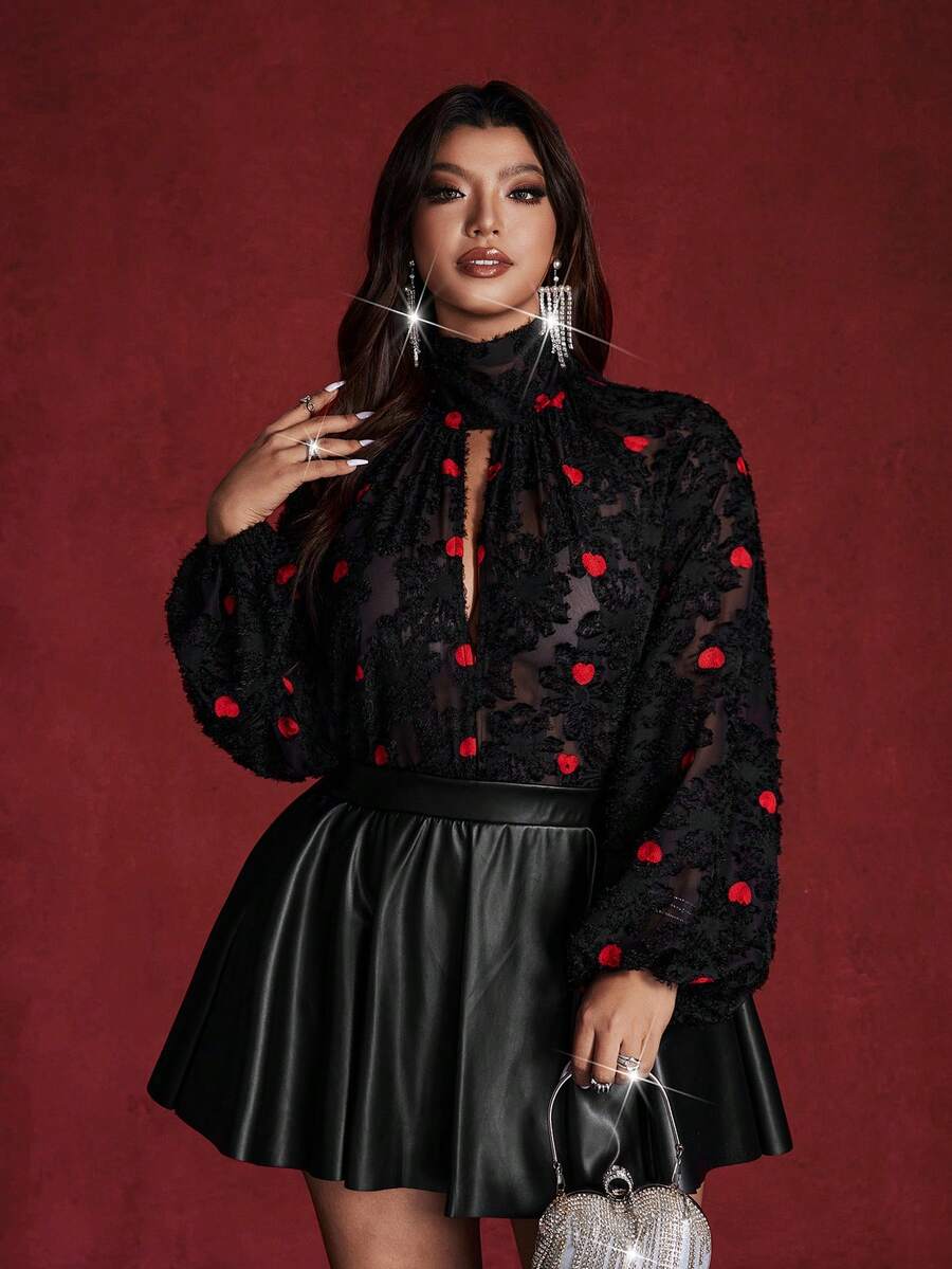 Viva Relle 大码优雅镂空心形刺绣领衬衫 - 黑色 - 查看 1