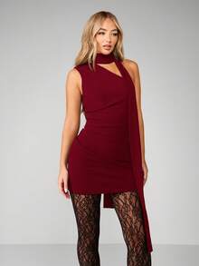 MISSGUIDED 酒红色露背吊带迷你连衣裙，镂空设计，配有系带腰带，适合假日派对、秋冬晚宴穿着。 - 酒紅色 - 查看 4