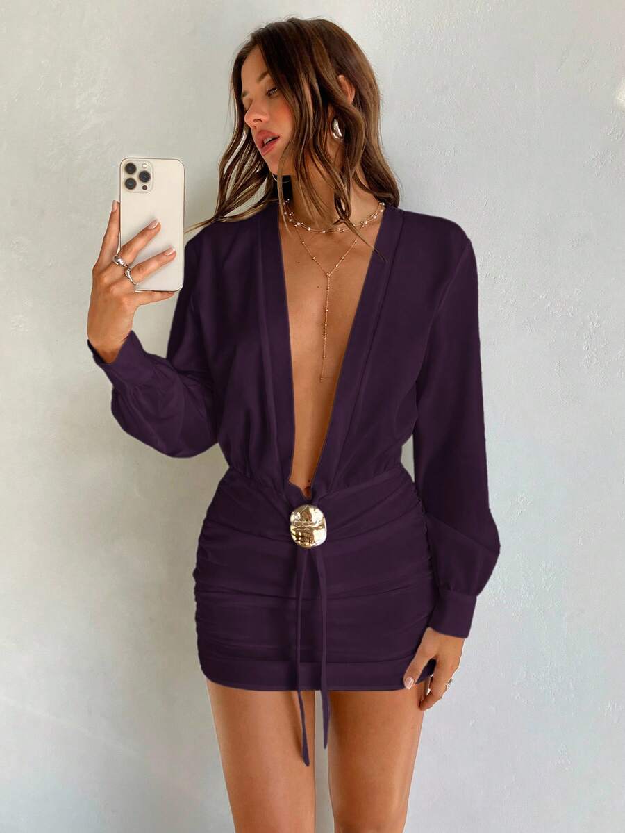 Aloruh Gaun Mini Putih Wanita Model Terbaru Musim Gugur/Dingin, Leher V Dalam, Lengan Panjang, dan Detail Kerut - Purple - View 1
