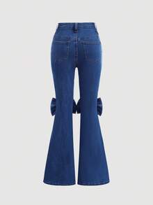 SHEIN Girlism 这款时尚的Y2K都市街头风酷炫蝴蝶结装饰高弹力修身蓝色喇叭牛仔裤，百搭休闲，适合四季日常穿着、度假或生日穿着。 - 深色水洗藍 - 查看 2