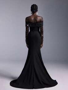 Elitara 浪漫优雅白色缎面深V领长袖A字露背链条装饰新娘礼服，简约婚纱