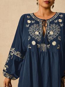 Travachic 大码休闲波西米亚风黑色刺绣连衣裙，100%纯棉材质，正面系带蝴蝶结，长袖宽松迷你连衣裙，适合秋季穿着。 - 藍色 - 查看 7